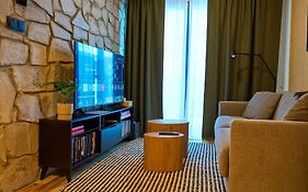 1-Bedroom Apartment Adam With Free Parking